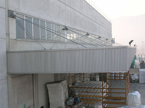 Pensilina senza colonne